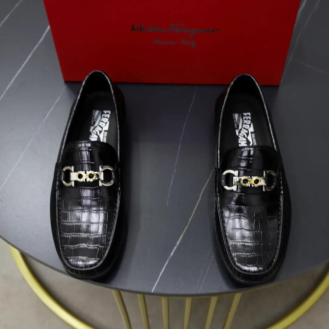 Men's shoes: 260🙅‍♂️🙅‍♂️🙅‍♂️Niuli Brand: Ferragamo Standard code: Men's code 38/44 (45 customized) Grade: Same as the official website Material: Original imported cowhide leather lining Original wear-resistant lightweight outsole Style category: Men's casual slip-on shoes Distinguished luxury brand elements top luxury Color: Actual picture color